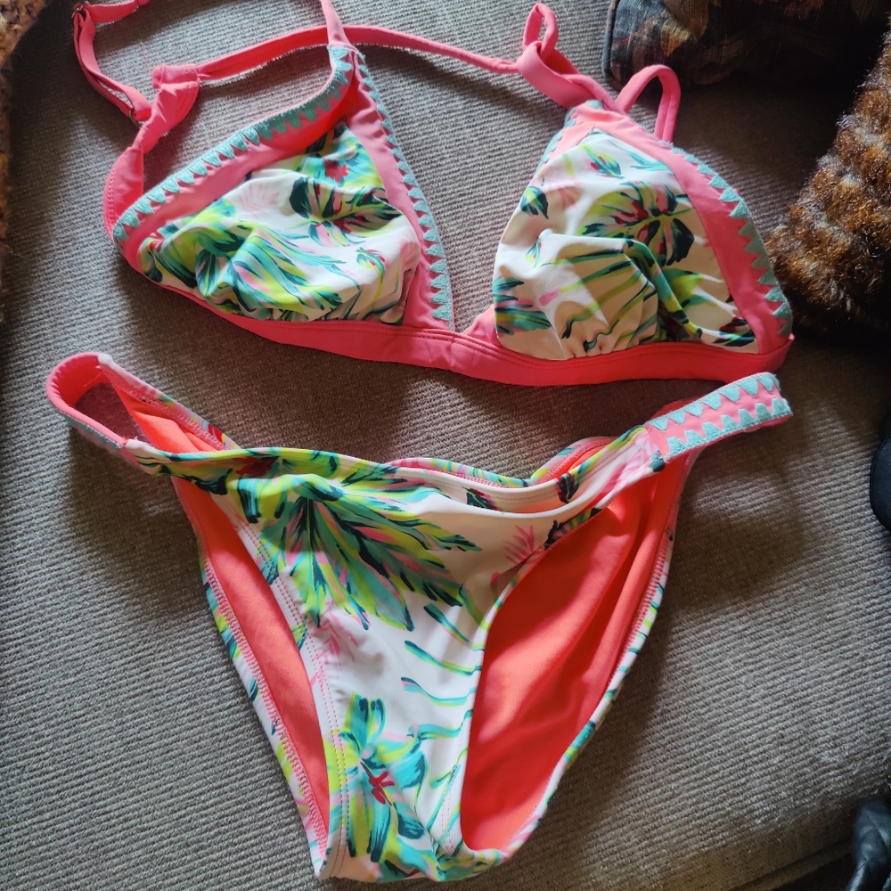 Bathing suit